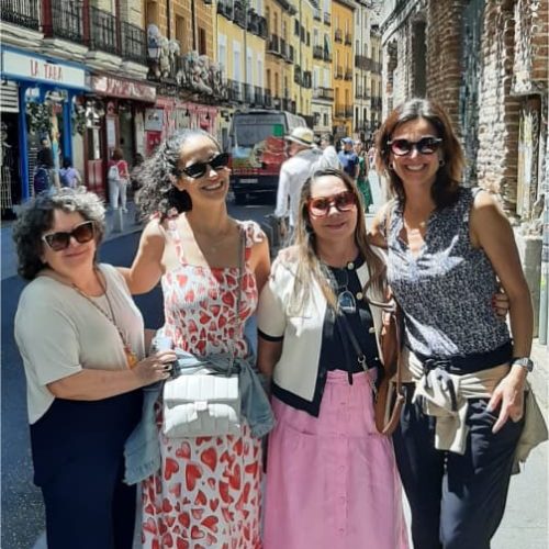 Clientes da Thais no bairro de Salamanca, fazendo compras e se divertindo.